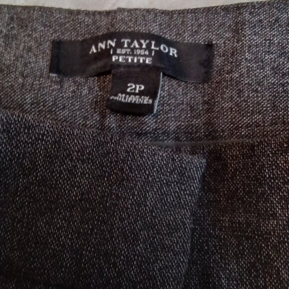 Ann Taylor Women's Gray Wool Blend Dress Pants Size: 2P - Picture 7 of 8